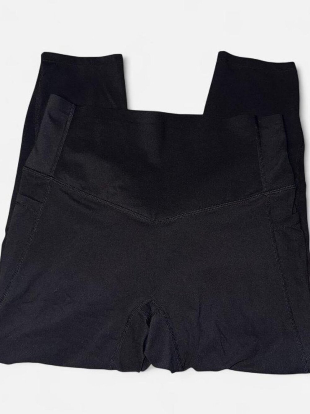 Halara high waisted cropped leggings with pockets. Size Medium